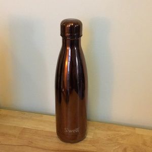 17 once S’well bottle in “Rose Gold”
